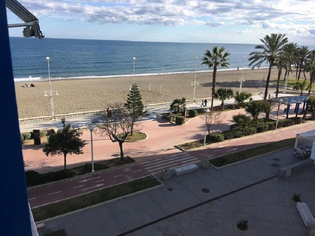 Piso Frente Al Mar Primera Linea De Playa En Con Parking Gratuito Appartement